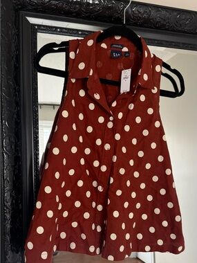 GAP reddish brown Sleeveless Polka Dot Button-Up Top